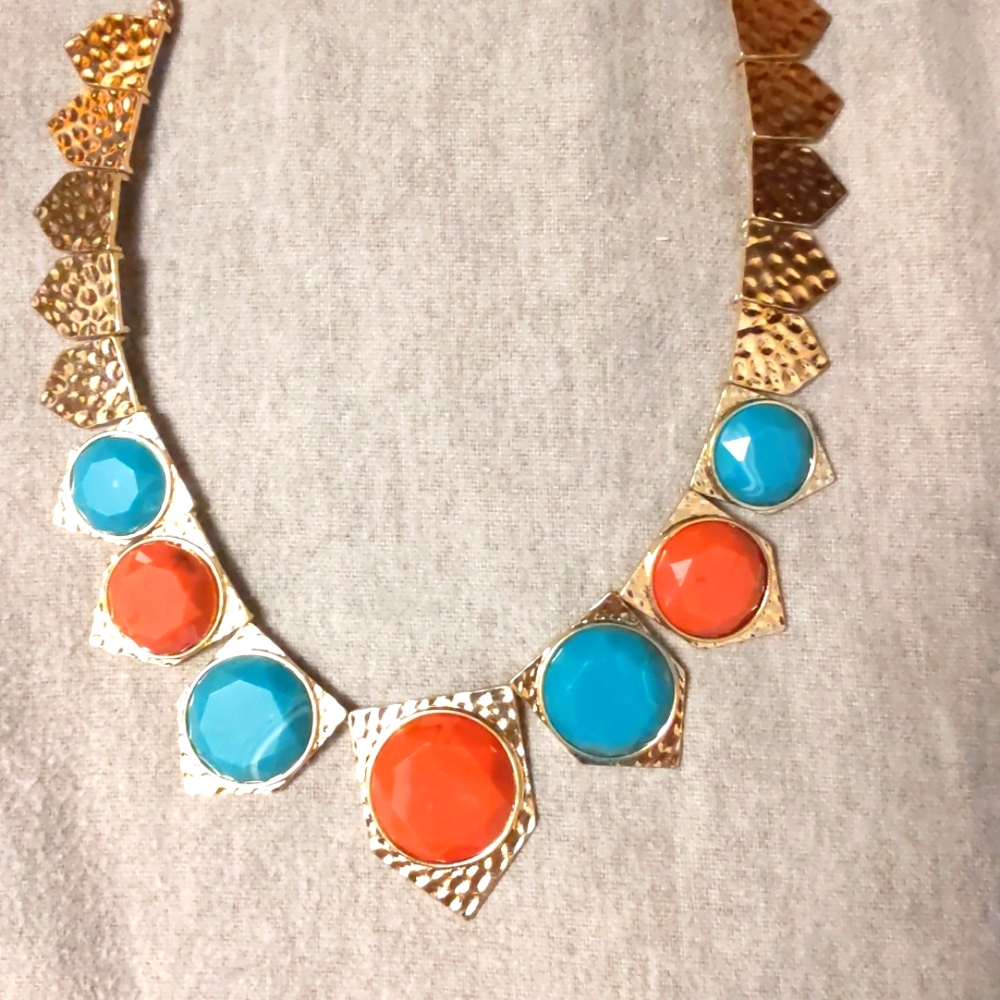 Gold and multicolor necklace